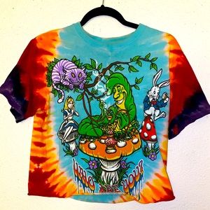 Trippy Alice In Wonderland Cropped T-shirt